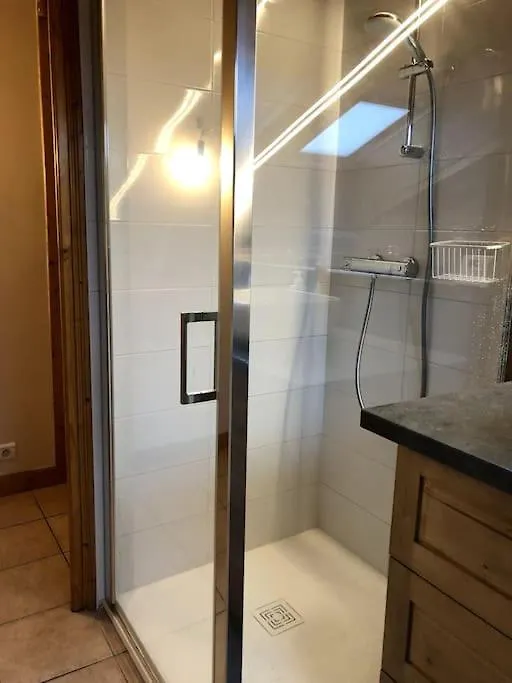 לה קונטמין מונז'ואה Stunning Mountain Village Apartment Fabulous Views 0*, לה קונטמין מונז'ואה צרפת