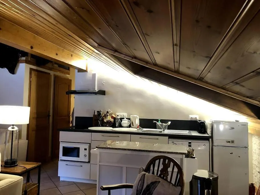 לה קונטמין מונז'ואה Stunning Mountain Village Apartment Fabulous Views 0*, לה קונטמין מונז'ואה צרפת