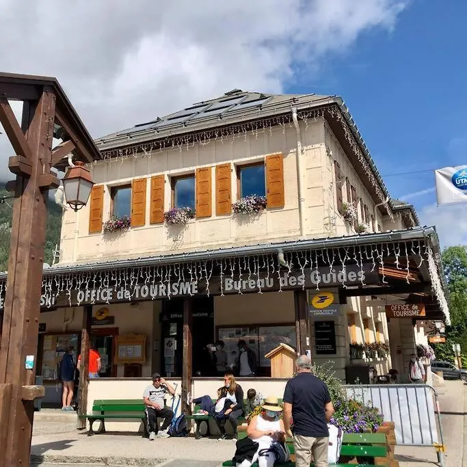 לה קונטמין מונז'ואה Stunning Mountain Village Apartment Fabulous Views לה קונטמין מונז'ואה