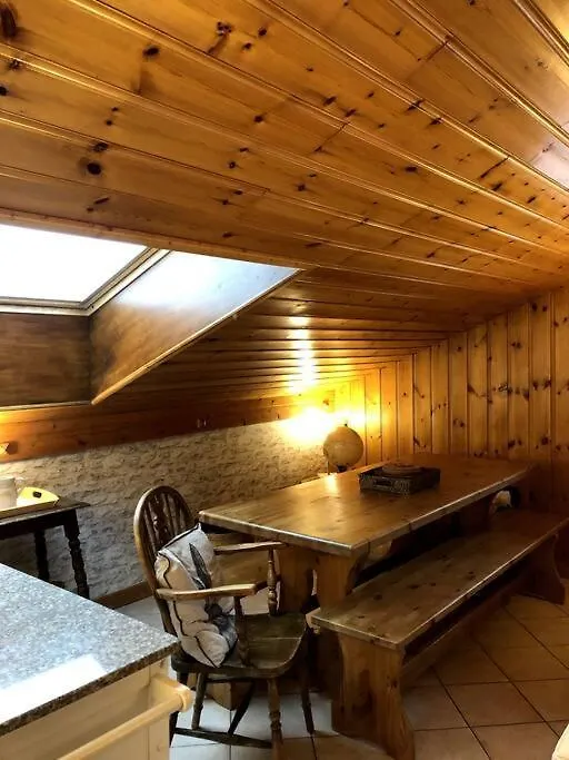 לה קונטמין מונז'ואה Stunning Mountain Village Apartment Fabulous Views